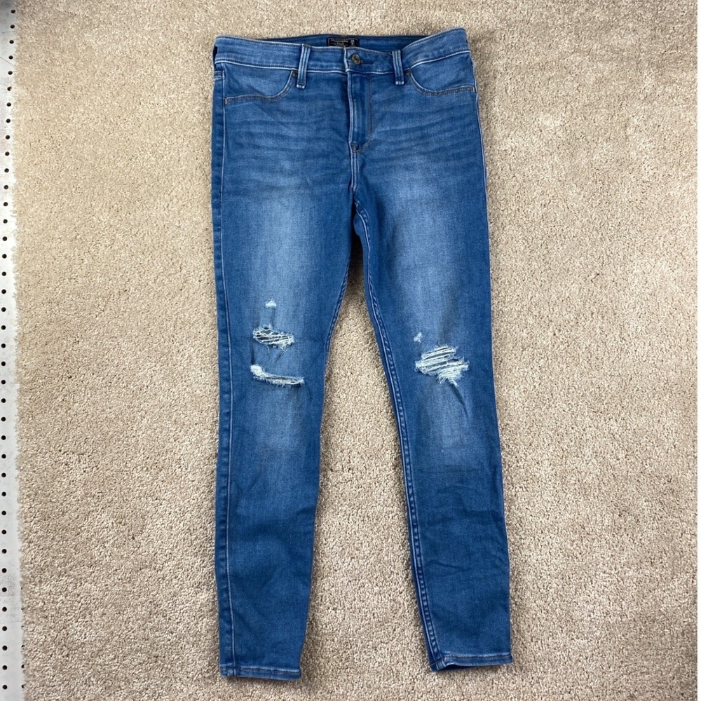 Abercrombie & Fitch Women's Skinny Jeans in Medium Blue with Distressed Knees